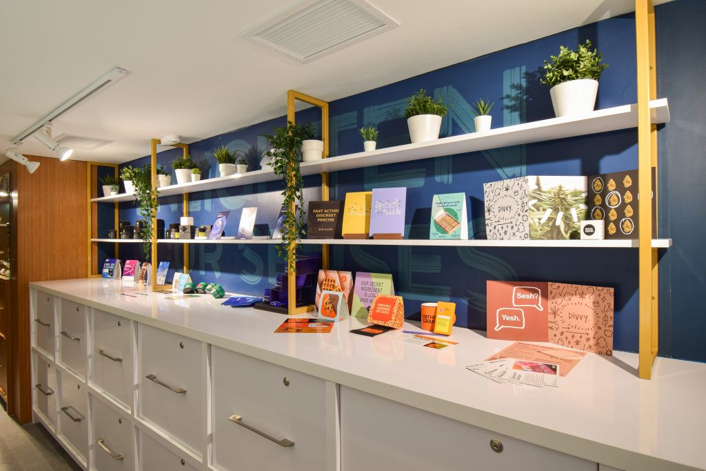 Qunubu Cannabis – 274 Wilson Ave, North York, ON